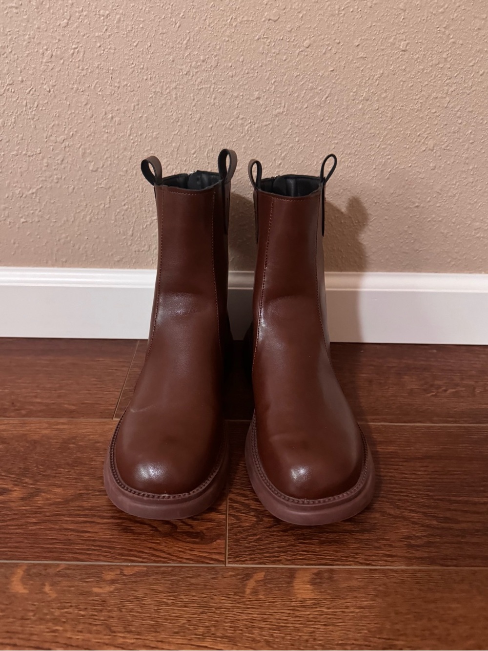 Women’s Brown Chelsea Boots - Zip up back